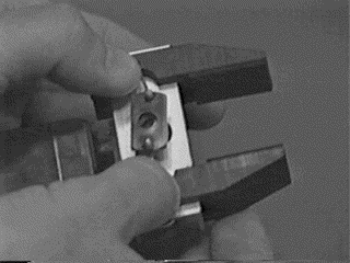 robix_grippers.jpg (15776 bytes)